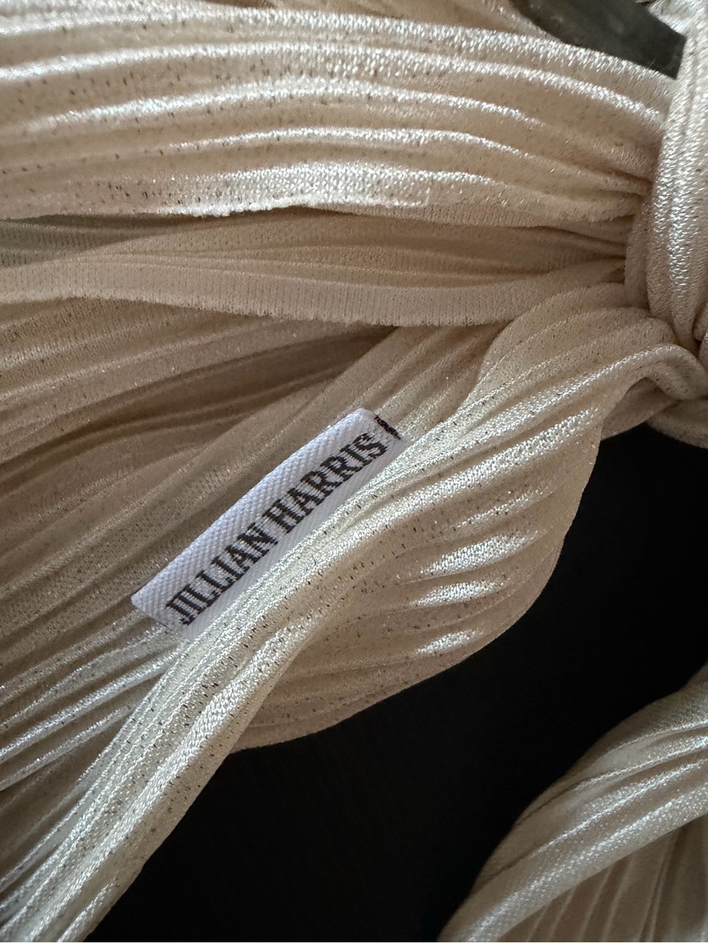 Chelsea King x Jillian Harris Plisse Ivory Hair Bow - Picture 5 of 6